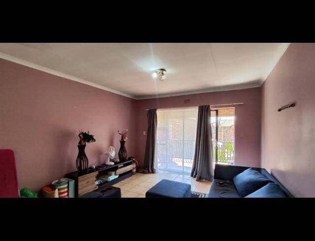 2 BEDROOM APARTMENT FOR SALE IN RAND COLLERIES